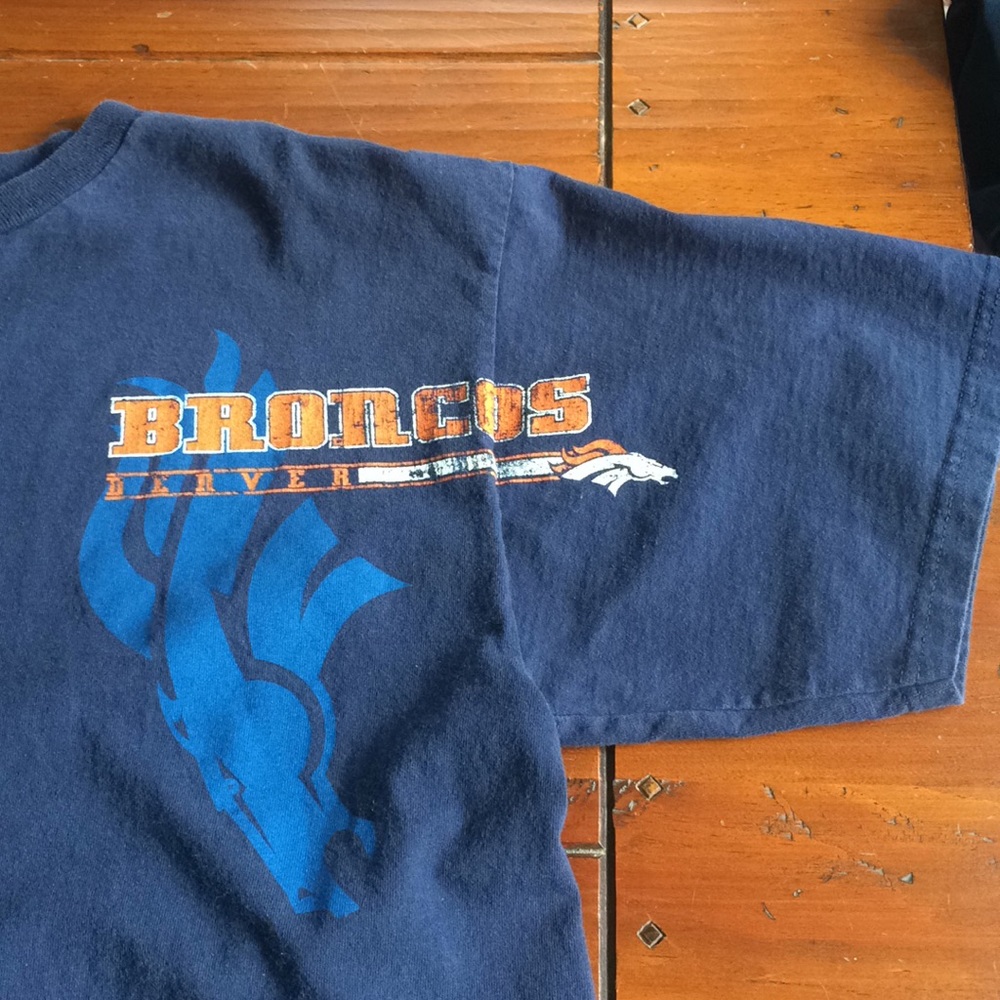 Broncos T-shirt